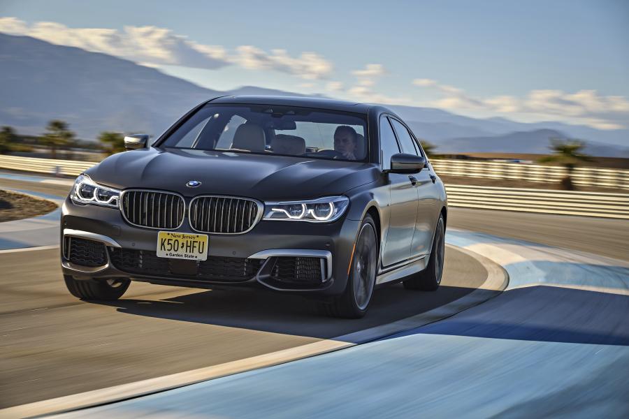  BMW M760i xDrive 2017 года  (NA) (фото 109 из 154)